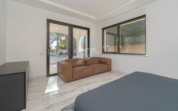 Property slide 18
