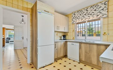 Property slide 21