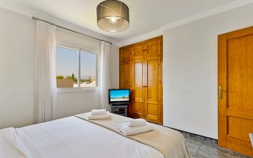 Property slide 10