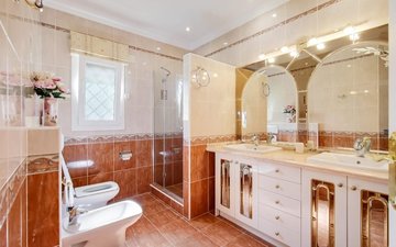 Property slide 16
