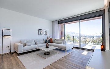 Property slide 10