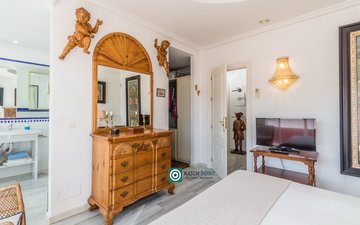 Property slide 78