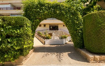 Property slide 16