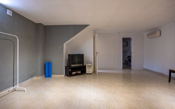 Property slide 14