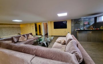 Property slide 14