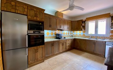 Property slide 10