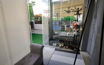 Property slide 10