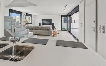 Property slide 10