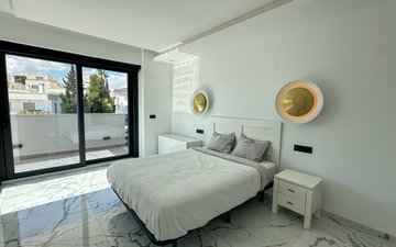 Property slide 32