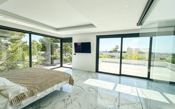 Property slide 18