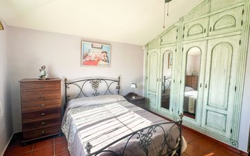 Property slide 32