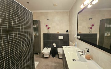 Property slide 20