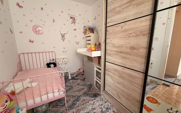 Property slide 10