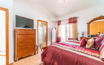 Property slide 20