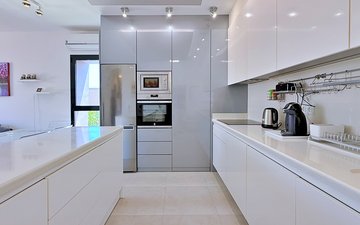Property slide 10