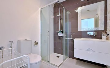 Property slide 16