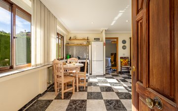 Property slide 60