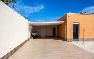 Property slide 21