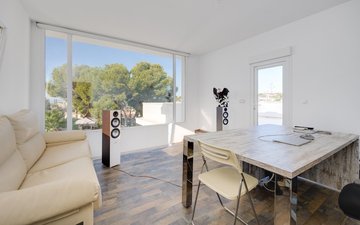 Property slide 25