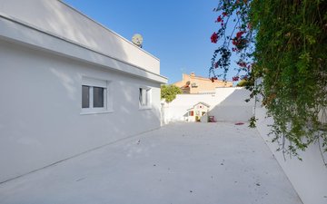 Property slide 46