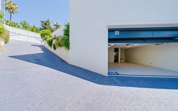Property slide 51