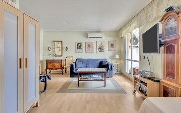 Property slide 10