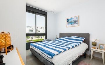 Property slide 20