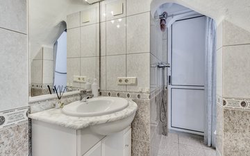Property slide 18