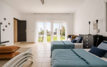 Property slide 10