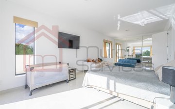 Property slide 10