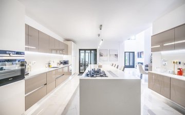 Property slide 10