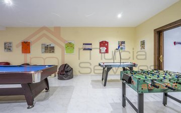 Property slide 22