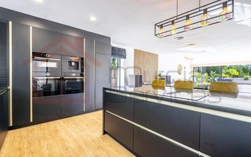 Property slide 18