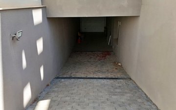 Property slide 10