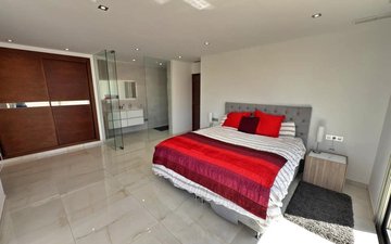 Property slide 32
