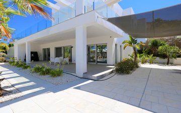 Property slide 10