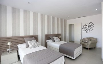 Property slide 32