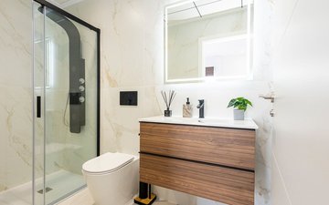 Property slide 21