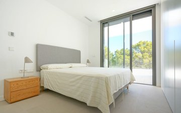 Property slide 18