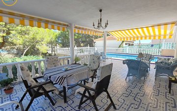 Property slide 17