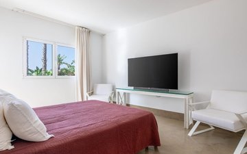 Property slide 18