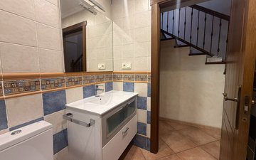 Property slide 32