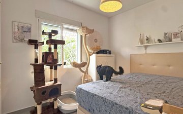 Property slide 25
