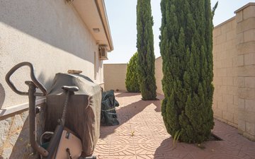 Property slide 10