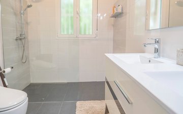 Property slide 44