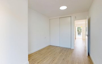 Property slide 32