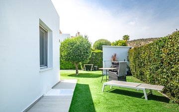 Property slide 32