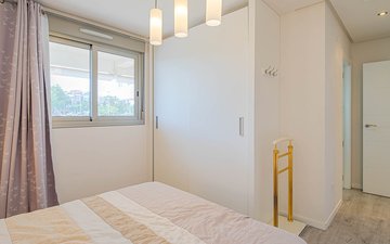 Property slide 32