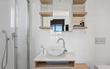 Property slide 32