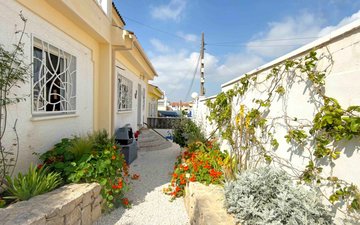 Property slide 19